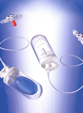 1996年（平成8年）　ペン先の技術を取り入れた医療用注入器「べセルフューザー」販売開始